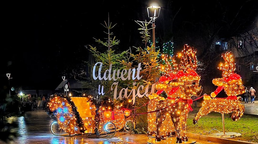 ADVENT U JAJCU DONOSI KONCERTE, TURNIRE I PRAZNIČNU ATMOSFERU (FOTO)